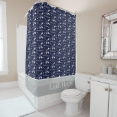 Rideaux De Douche Marine Paddle bleu Monogram Lake House Nautique (En situation)