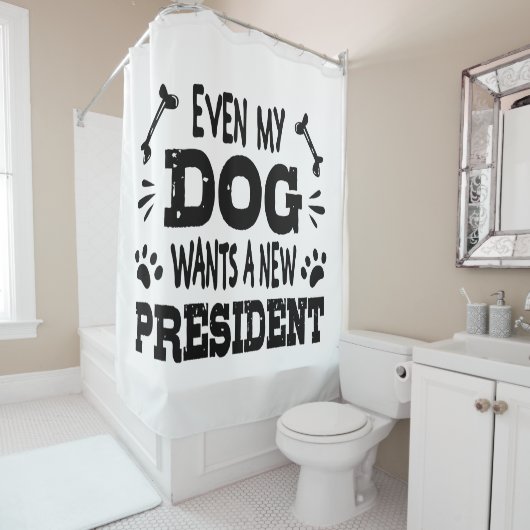 Rideaux De Douche Même mon chien veut un nouveau président (En situation)