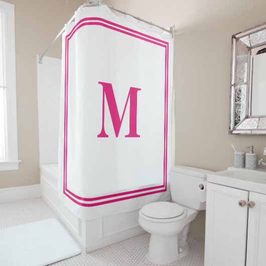 Rideaux De Douche Monogramme blanc rose chaud Striage initial Nom pe (En situation)