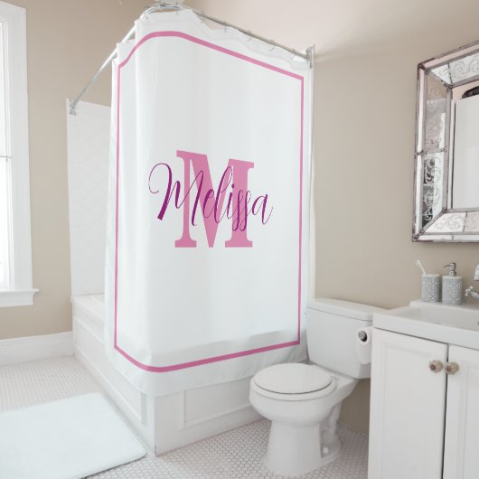 Rideaux De Douche Monogramme blanc rose Nom personnalisé initial Élé (En situation)