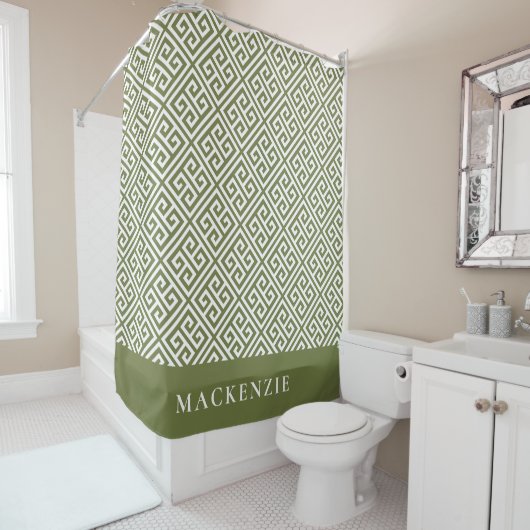Rideaux De Douche Monogramme de clé grecque vert olive et blanc (En situation)