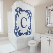 Rideaux De Douche Monogramme encadré en Filigree en bleu marine (En situation)