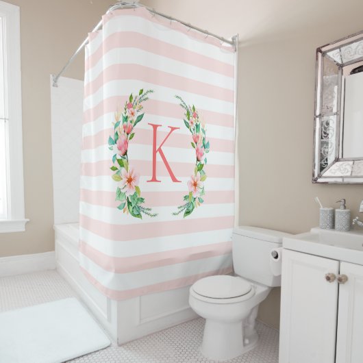 Rideaux De Douche Monogramme floral paradis et rayures (En situation)