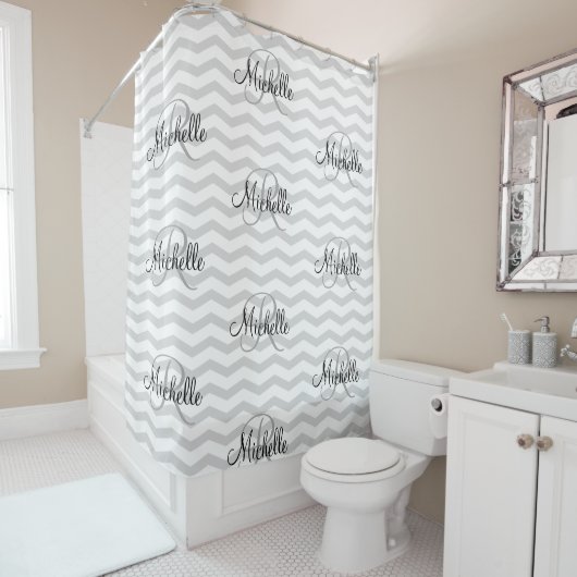 Rideaux de douche monogramme gris chevron (En situation)