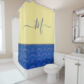 Rideaux De Douche Monogramme moderne jaune côtier bleu coquillage (En situation)