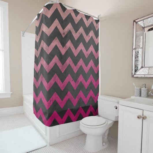 Rideaux De Douche Motif de chevron gris foncé rose magenta (En situation)