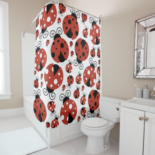 Rideaux De Douche Motif De Ladybugs, Mignons Ladybugs, Red Ladybugs (En situation)