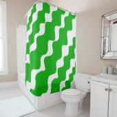 Rideaux De Douche Motif des vagues inclinées vertes et blanches (En situation)