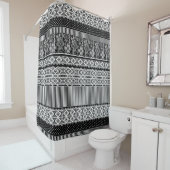 Rideaux De Douche Motif noir et blanc avec dentelle et patchwork (En situation)