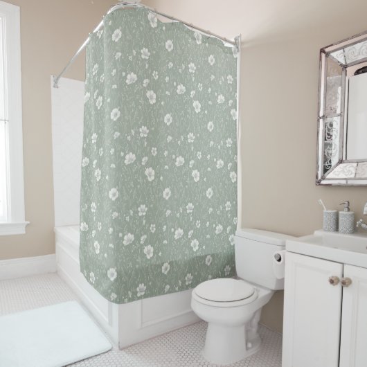 Rideaux De Douche Muted Sage Green And White Wildflower Pattern (En situation)