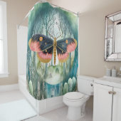 Rideaux De Douche Nuit de la forêt de Moth Rose (En situation)