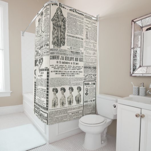 Rideaux De Douche Page de journal avec publicité antique (En situation)