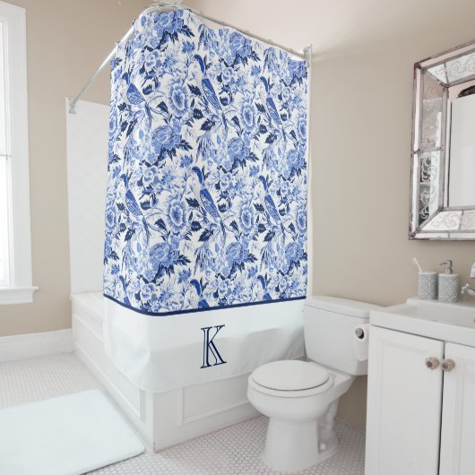 Rideaux De Douche Papier bleu à monogramme de style chinois (En situation)