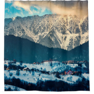 Rideaux De Douche Paysage d'hiver dans la montagne des Carpates. Bra