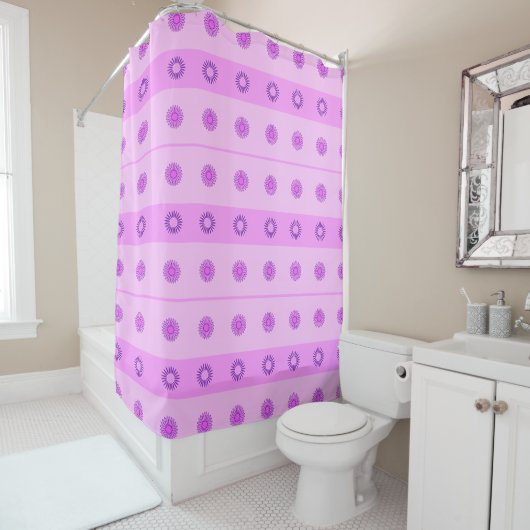 Rideaux De Douche Petit Motif de fleurs rose et violet (En situation)