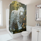 Rideaux De Douche Portrait de léopard blanc éclatant d'Imaginaire (En situation)