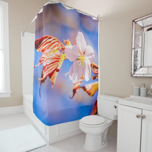 Rideaux De Douche Rouge Sakura bleu ciel (En situation)