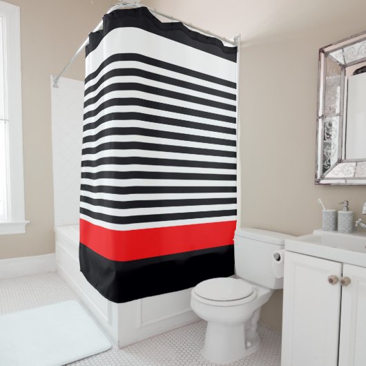 Rideaux De Douche Rouge Vibrant Avec Des Rayures (En situation)