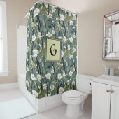 Rideaux De Douche Sage Green Chinoiserie Floral White Initial (En situation)