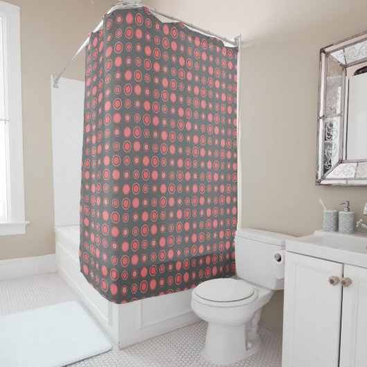 Rideaux De Douche Saumon, points roses sur Grey (En situation)