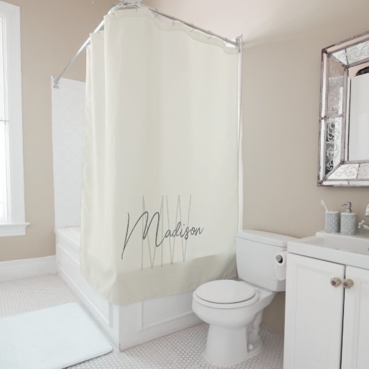 Rideaux De Douche Script de nom de monogramme moderne crème (En situation)