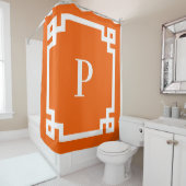 Rideaux De Douche Tangérine et clé grecque blanche Monogramme de bor (En situation)