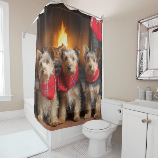 Rideaux De Douche Terrier australien près du feu Noël (En situation)