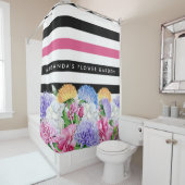 Rideaux De Douche Trendy rose et noir rayures florales avec nom (En situation)