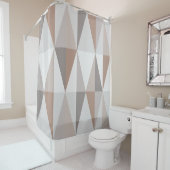 Rideaux De Douche Triangles modernes du milieu du siècle Brown (En situation)