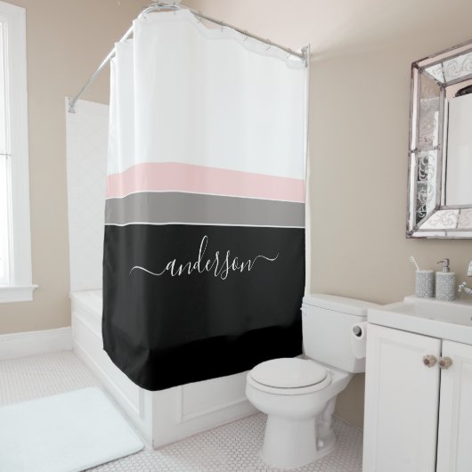 Rideaux De Douche Une bande moderne personnalise le rose noir (En situation)