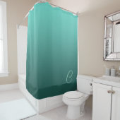 Rideaux De Douche Vert turquoise de gradient avec le monogramme fait (En situation)