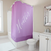 Rideaux De Douche Violet violet et script blanc personnalisé (En situation)