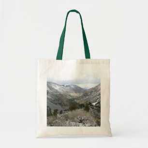 Rijden door de bergen van Snowy Sierra Nevada Tote Bag