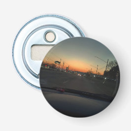 Rijden door magneet button flesopener