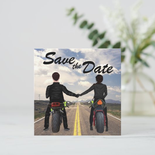 rijdende motorfietsen en veldbruiloft save the date (Staand voorkant)