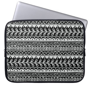 Rijen met zwart-witte krabbelpatronen laptop sleeve