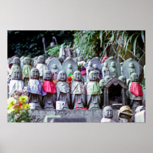 Rijen van kleine Jizo monk-beelden met bibs - Japa Poster