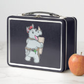 Rino bij het schilderen met kleuren (In situ)