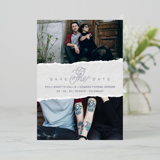 Ripped Paper Effect Wedding Custom Photo Script Folie Uitnodiging (Staand Voorkant)