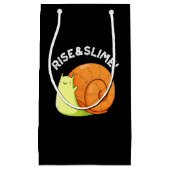 Rise and Slime Funny Snail Pun Dark BG Klein Cadeauzakje (Voorkant)