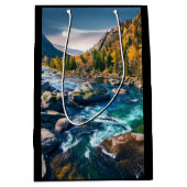 River and Mountains Schilderachtig foto Medium Cadeauzakje (Voorkant)