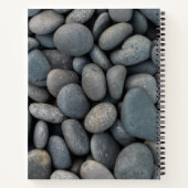 River Rock Stapel met Uw Eigen Naam en Monogram op Notitieboek (Achterkant)