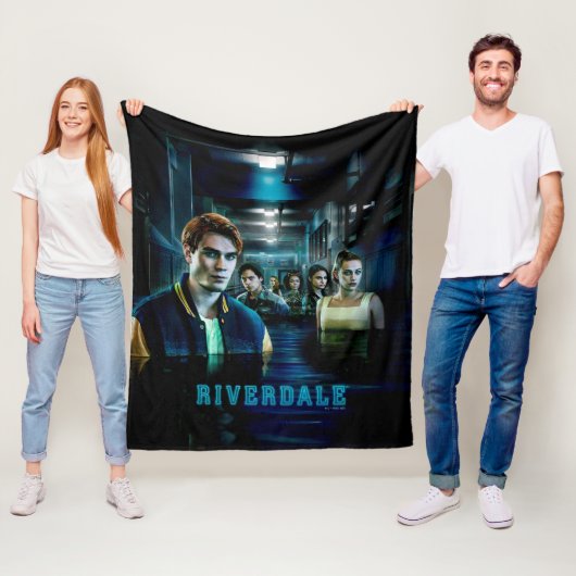 Riverdale Flooded Hallway Poster Fleece Deken (In situ)
