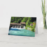 Rivier bij het westen van Interlaken in