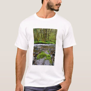 Rivier in groen bos, Oregon T-shirt