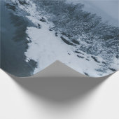 RIVIER OVERGELEID DOOR SNEEUW GEDEKT GEBIED MET PI CADEAUPAPIER (Hoek)