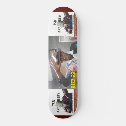 RIZZ 22 SKATEBOARDS (Voorkant)