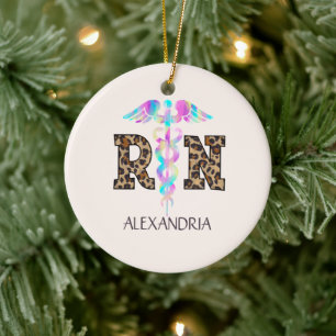 "RN" in Leopard Print- Kleurrijke Medische Logo Keramisch Ornament