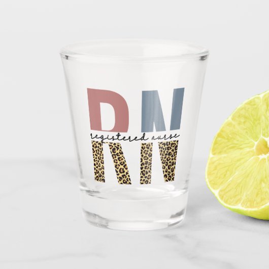 Rn.v.t. geregistreerd zuster Cheetah Print Zurse A Shot Glas (Voorkant)