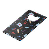 RN Verpleegkundige Student | Arts Medisch Patroon Kredietkaart Flessenopener (Achterkant Gekanteld)